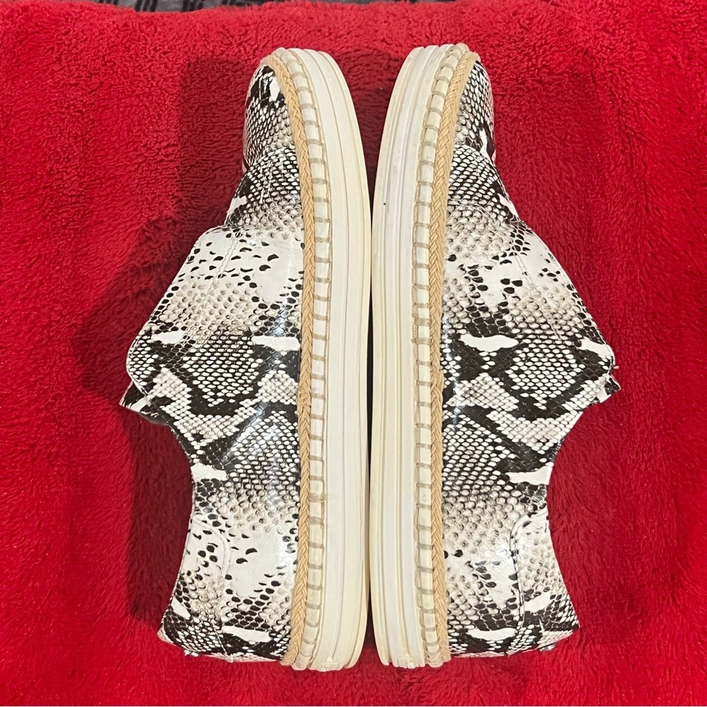 J-Slides Womens Snake Skin Print Slip-On Sneakers Black & White Faux Leather - Picture 4 of 9